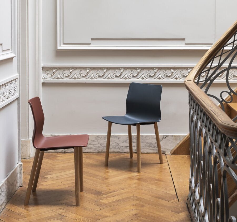 Bulo VVD Bistro 4 wooden legs