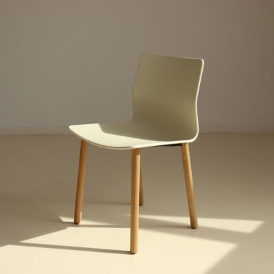 Bulo VVD Bistro 4 wooden legs