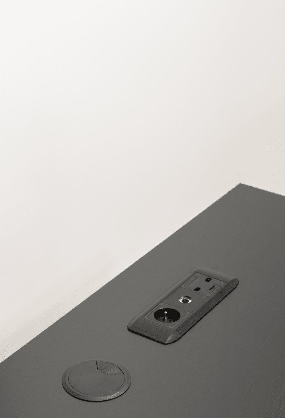 Bulo DAN Meeting Table