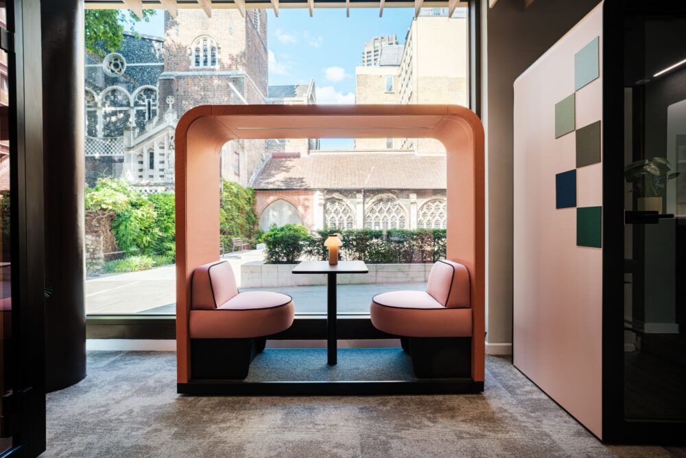 Silen Bridges Mobile Outlet